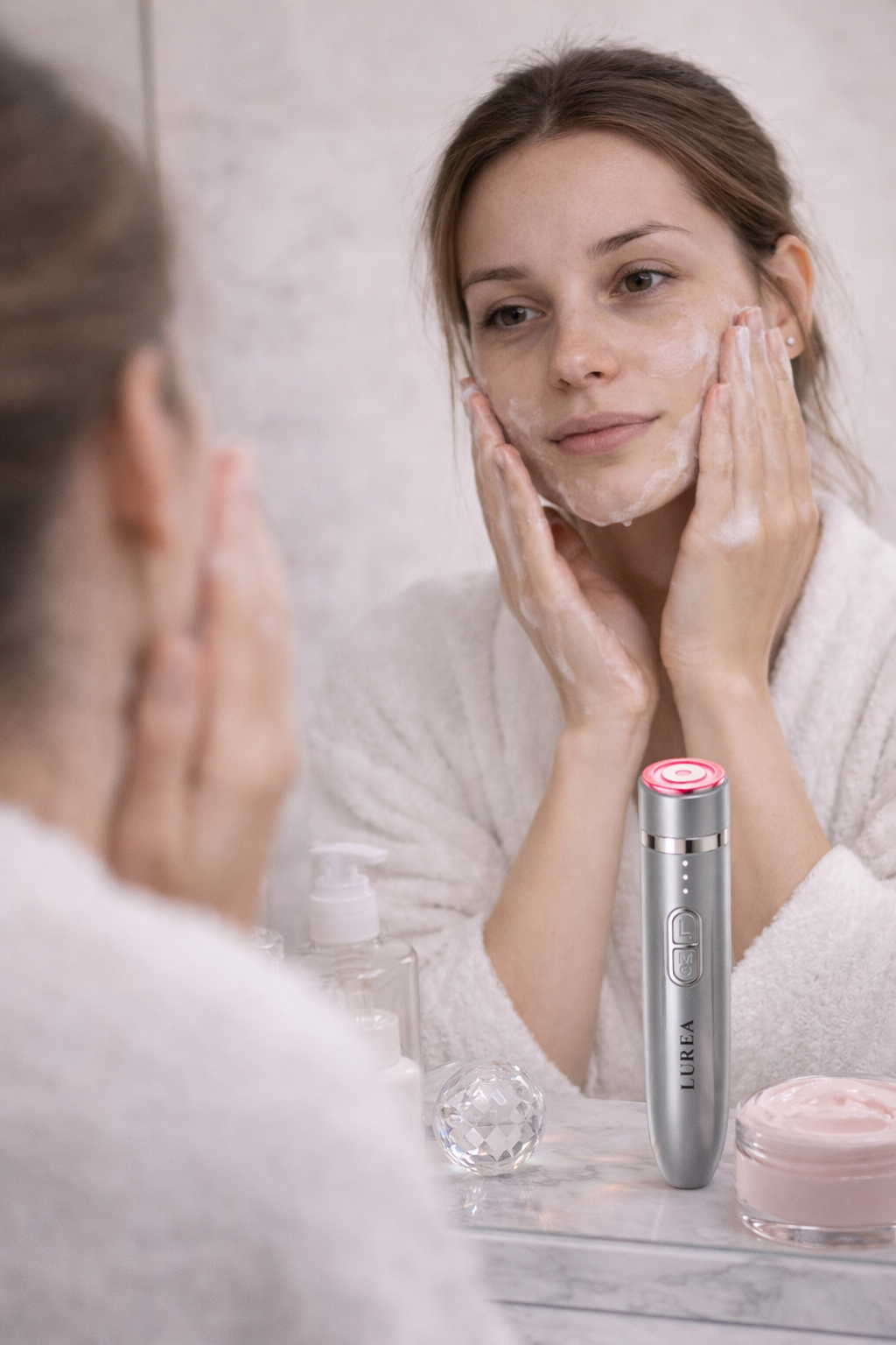 Routine beauté avec le Booster Pro Anti-Âge LUREA